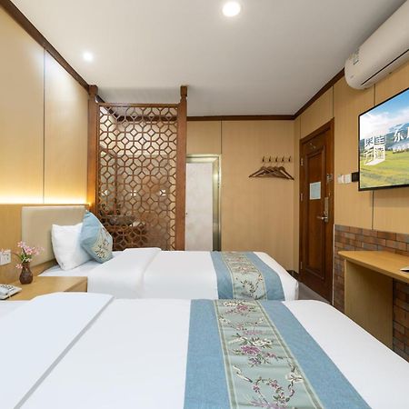 The East Hotel-Very Close To The Drum Tower,The Lama Temple,Houhai Bar Street,And The Forbidden City,There Are Many Old Beijing Traditional Hutongs Around The Hotel ,Experience The Culture Of Old Beijing Hutongs,Near Exit A Of Shichahai On Metro Line Екстериор снимка