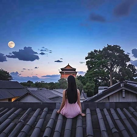 The East Hotel-Very Close To The Drum Tower,The Lama Temple,Houhai Bar Street,And The Forbidden City,There Are Many Old Beijing Traditional Hutongs Around The Hotel ,Experience The Culture Of Old Beijing Hutongs,Near Exit A Of Shichahai On Metro Line Екстериор снимка