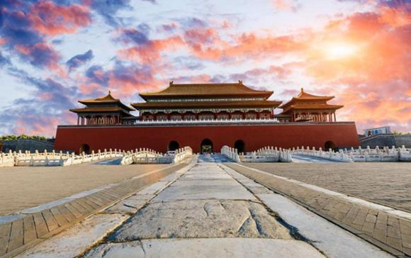 The East Hotel-Very Close To The Drum Tower,The Lama Temple,Houhai Bar Street,And The Forbidden City,There Are Many Old Beijing Traditional Hutongs Around The Hotel ,Experience The Culture Of Old Beijing Hutongs,Near Exit A Of Shichahai On Metro Line Екстериор снимка