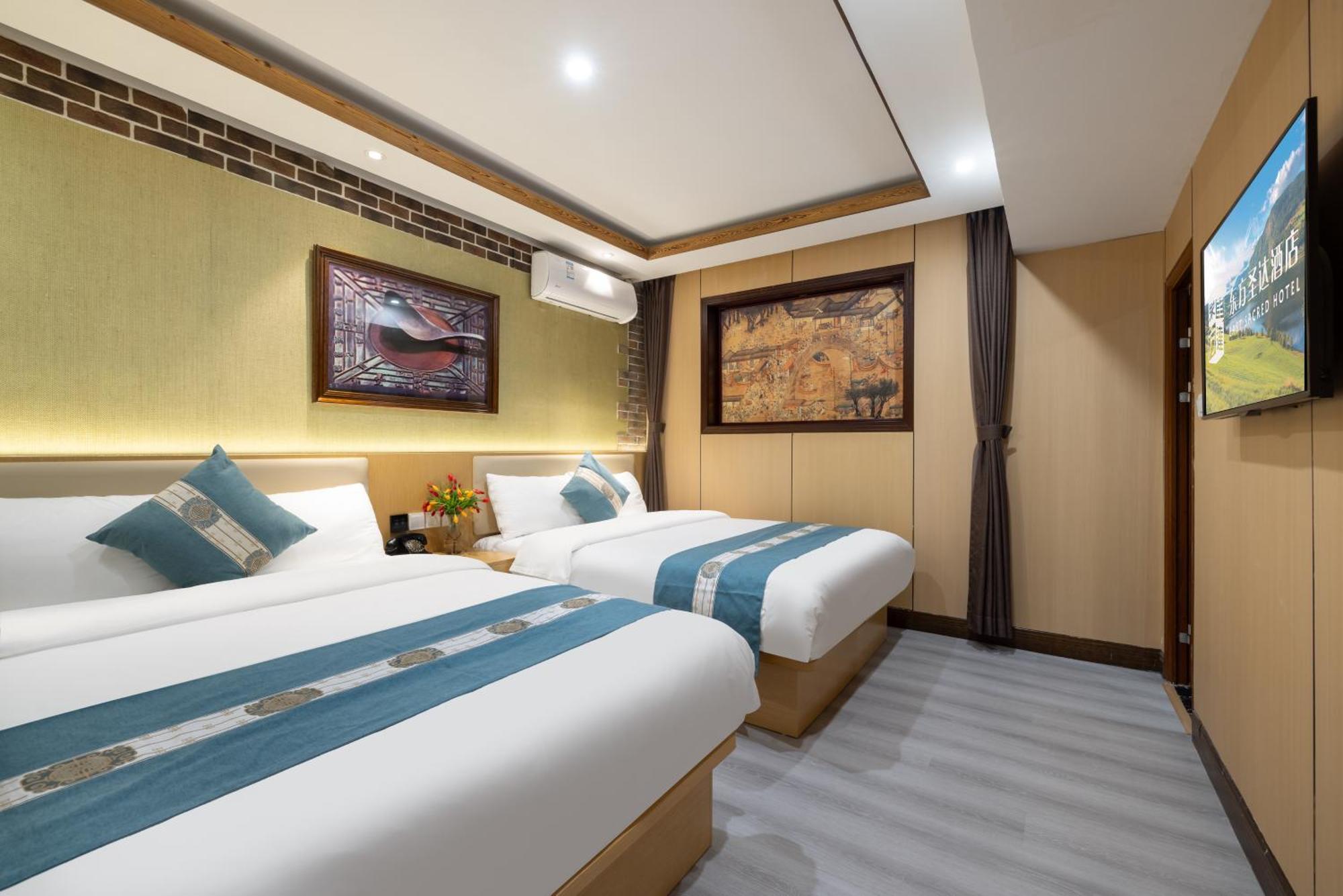 The East Hotel-Very Close To The Drum Tower,The Lama Temple,Houhai Bar Street,And The Forbidden City,There Are Many Old Beijing Traditional Hutongs Around The Hotel ,Experience The Culture Of Old Beijing Hutongs,Near Exit A Of Shichahai On Metro Line Екстериор снимка