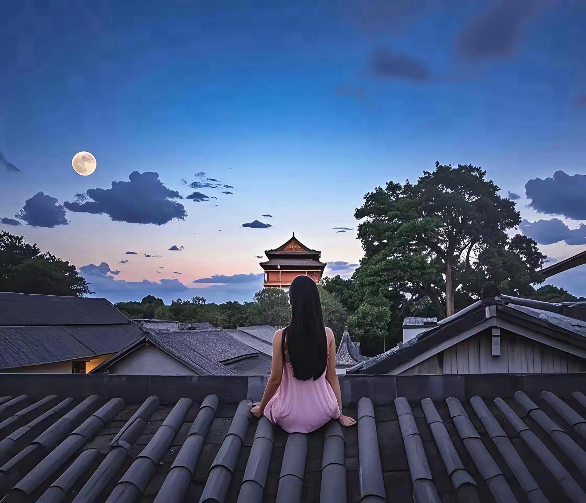 The East Hotel-Very Close To The Drum Tower,The Lama Temple,Houhai Bar Street,And The Forbidden City,There Are Many Old Beijing Traditional Hutongs Around The Hotel ,Experience The Culture Of Old Beijing Hutongs,Near Exit A Of Shichahai On Metro Line Екстериор снимка
