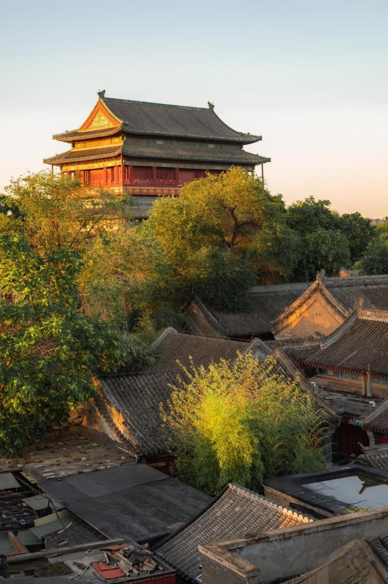 The East Hotel-Very Close To The Drum Tower,The Lama Temple,Houhai Bar Street,And The Forbidden City,There Are Many Old Beijing Traditional Hutongs Around The Hotel ,Experience The Culture Of Old Beijing Hutongs,Near Exit A Of Shichahai On Metro Line Екстериор снимка
